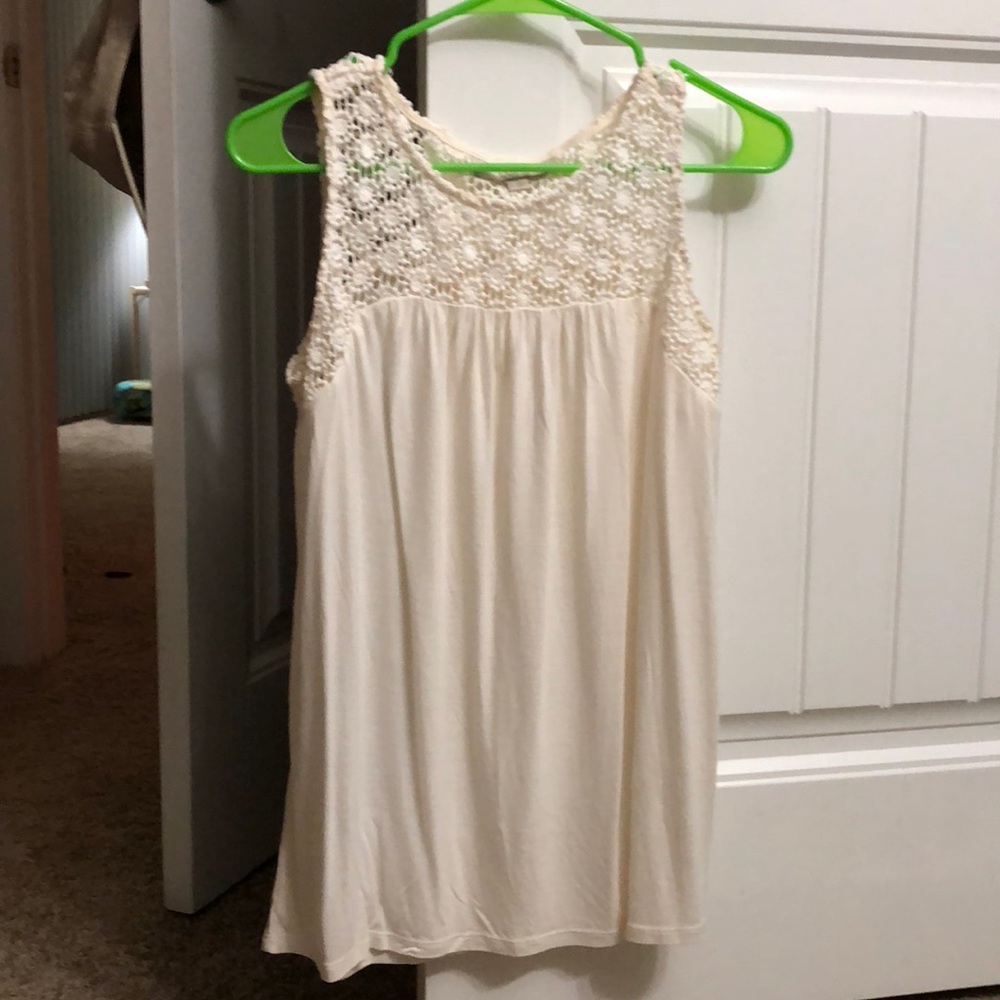 Loose fitting with patterned top